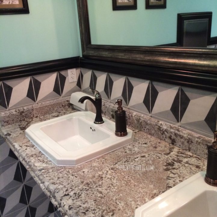 La Bikina Bathroom.JPG