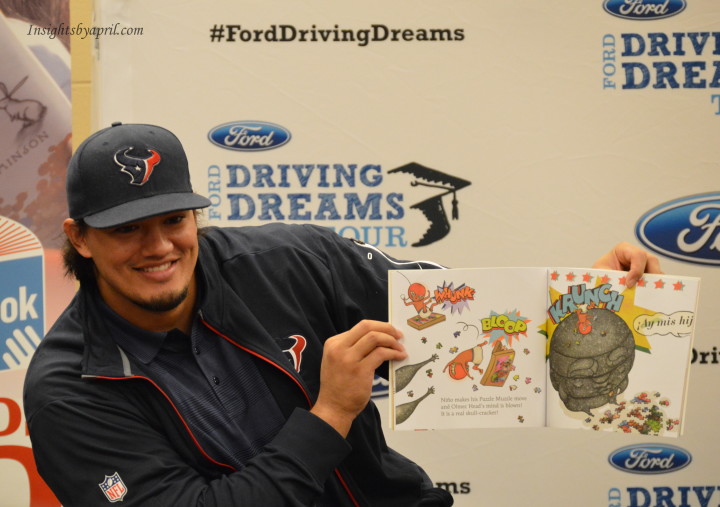 Houston Texans Xavier Reading to Kids