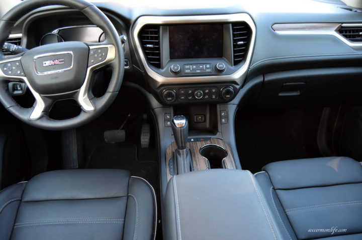 2017-gmc-acadia-dashboard
